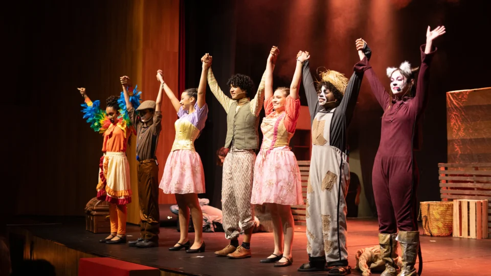 Elenco da 2ª mostra do Núcleo Cênico Thiana Colares.