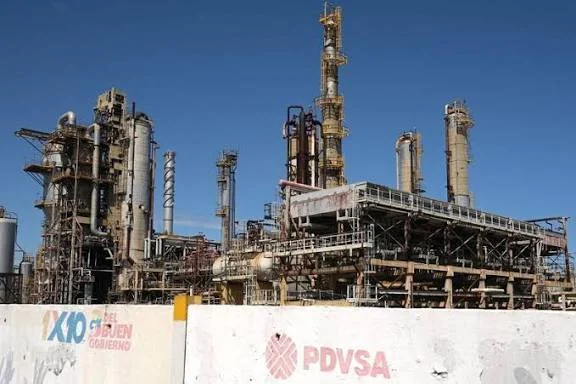 Petrolífera Apoiada Pelos EUA Assume Campos na Venezuela e Desbanca Operadoras da China e Rússia